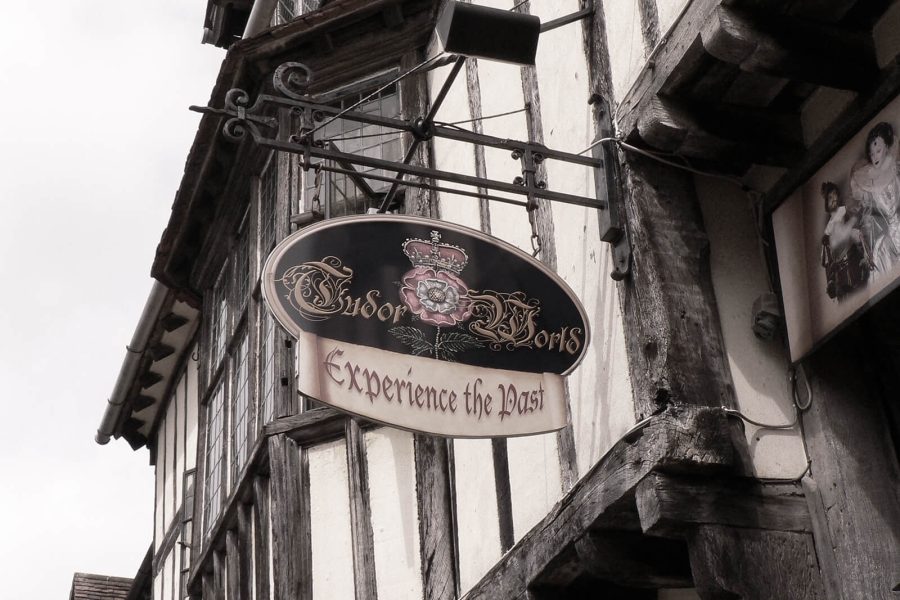 Falstaffs hanging sign