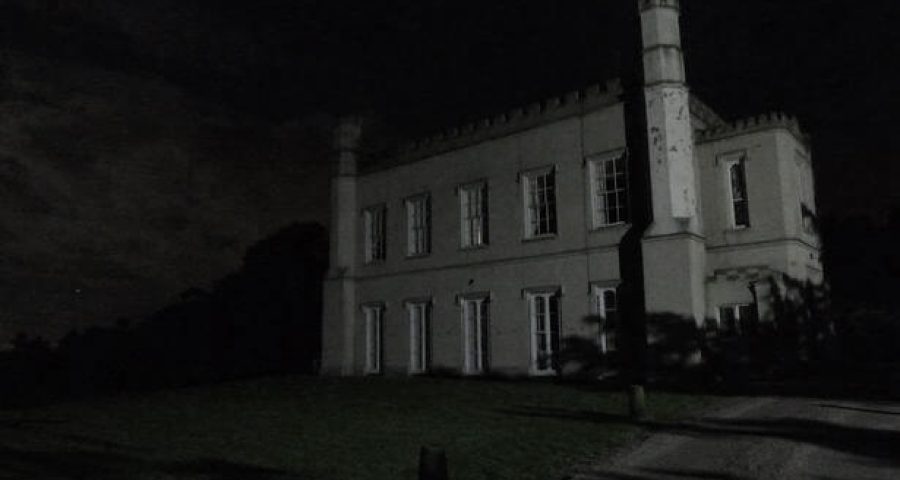 Ghost hunt. Thrilling Ghost Hunting Adventure - Unveil the UK's Most Haunted Hotspots with Haunted Houses Events"