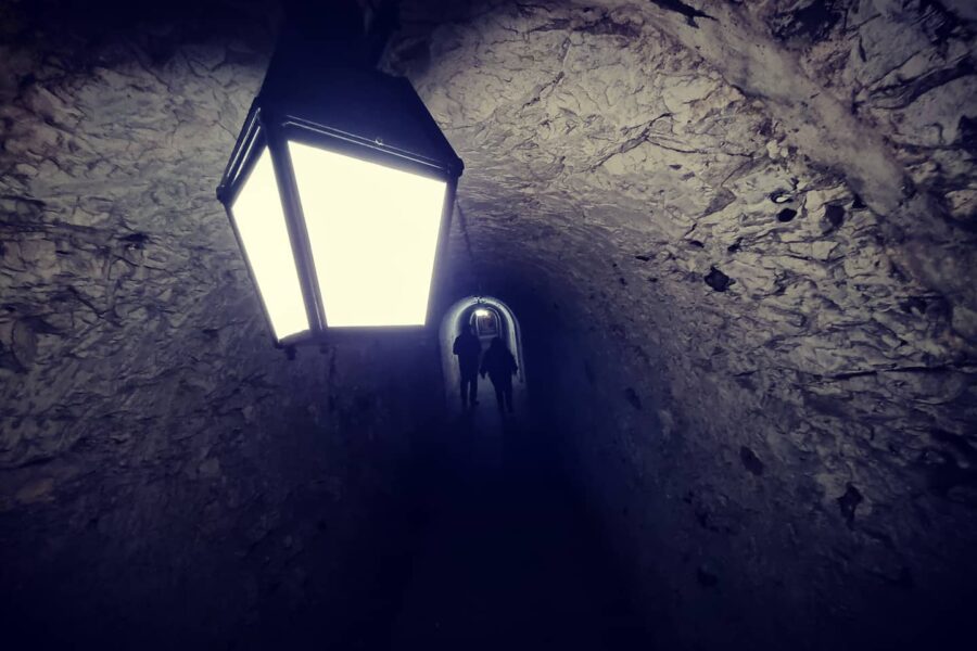 Hampshire Ghost Hunt Spooky lamp in a creep tunnel